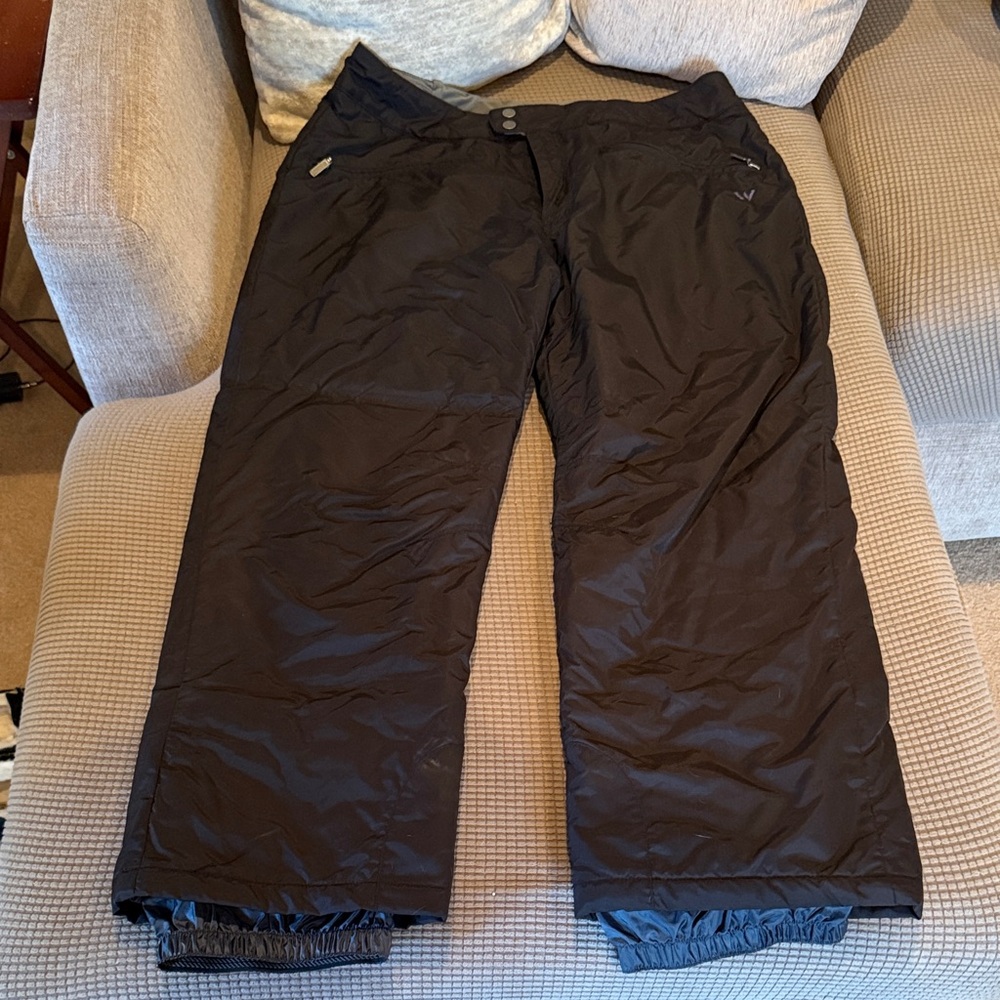 White Sierra Black Women's Pants